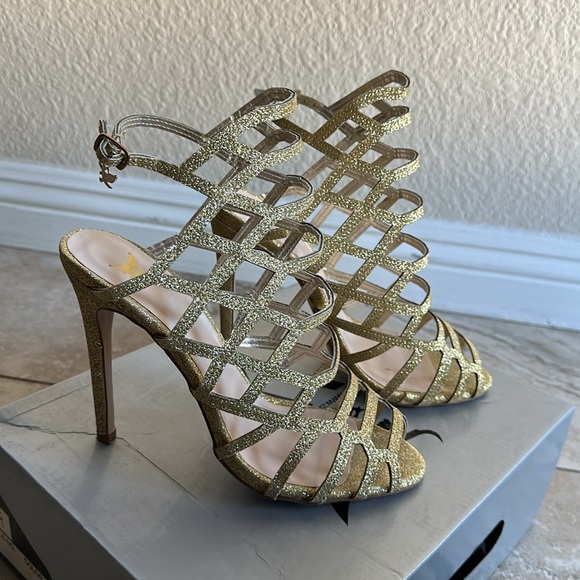 Gold Glitter High Heel - Picture 3 of 3